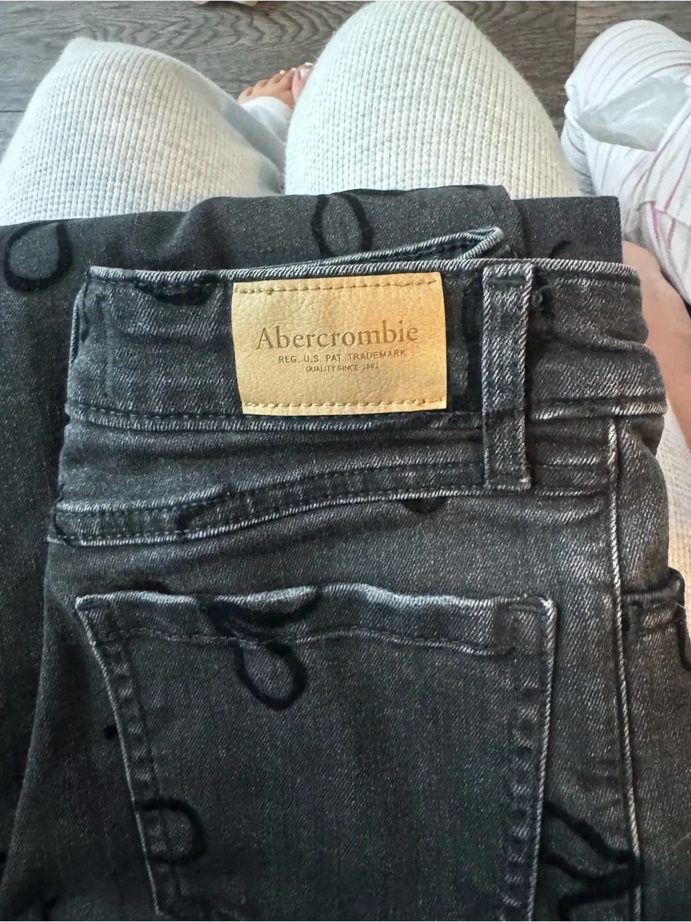 Abercrombie Girls' Black Wide-Leg Embroidered Jeans